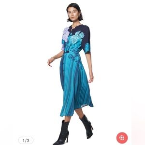 Elegant Blue Floral Midi Dress